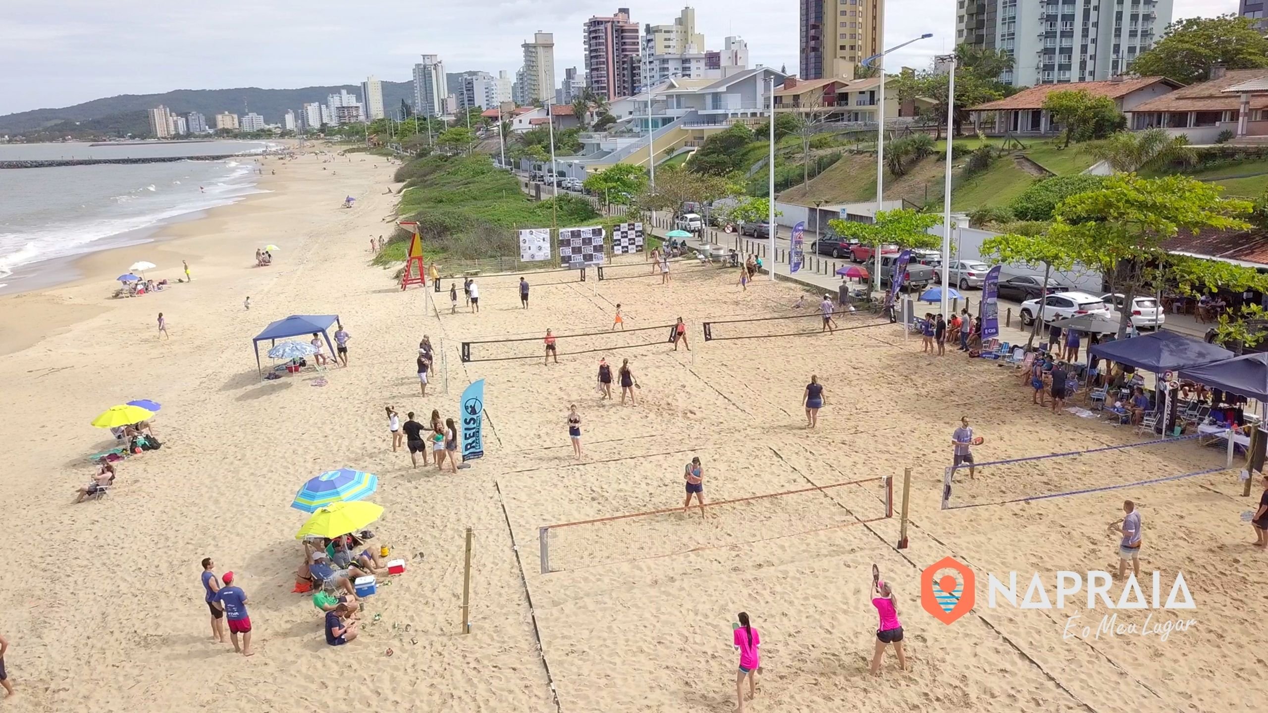 apartamentos em balneário piçarras sc beach tennis piçarras131